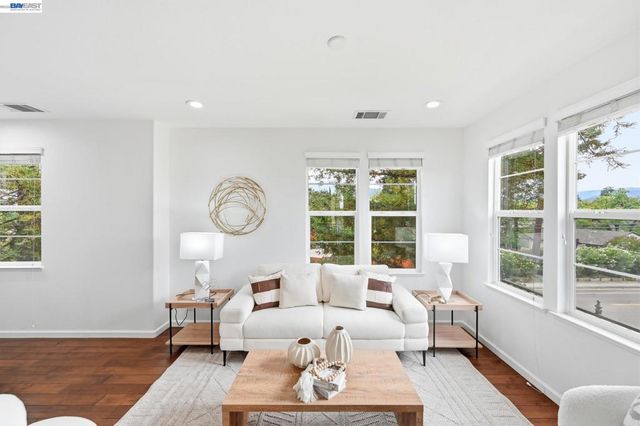 4822 Portola Redwood Ln, San Jose, CA 95124
