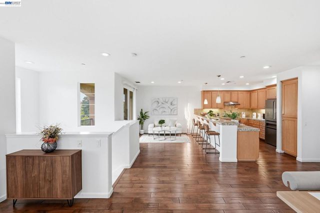 4822 Portola Redwood Ln, San Jose, CA 95124