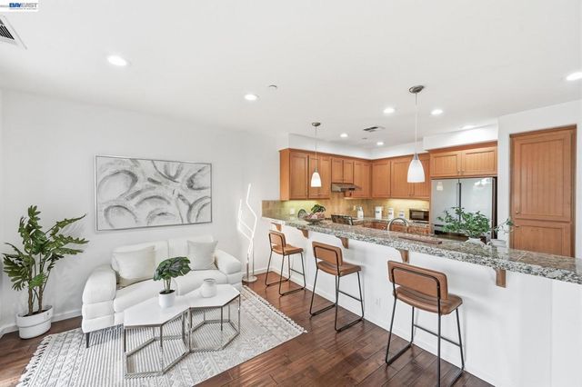 4822 Portola Redwood Ln, San Jose, CA 95124
