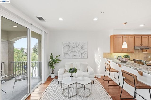 4822 Portola Redwood Ln, San Jose, CA 95124