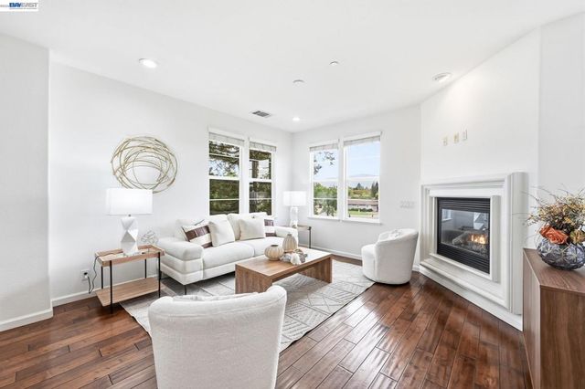 4822 Portola Redwood Ln, San Jose, CA 95124