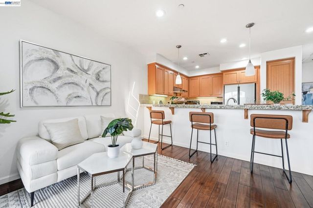 4822 Portola Redwood Ln, San Jose, CA 95124