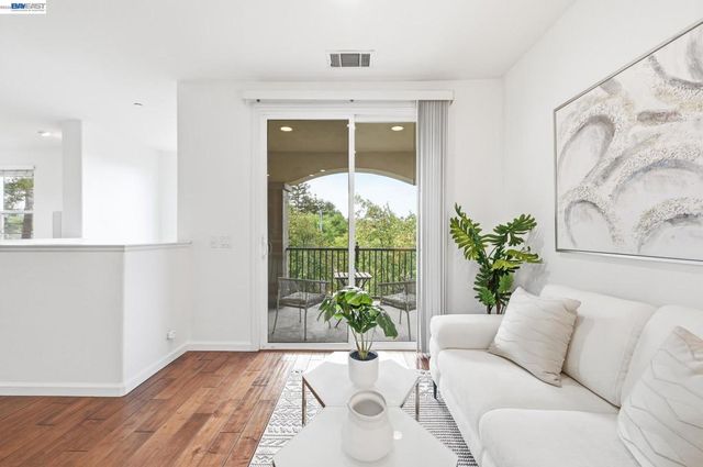 4822 Portola Redwood Ln, San Jose, CA 95124