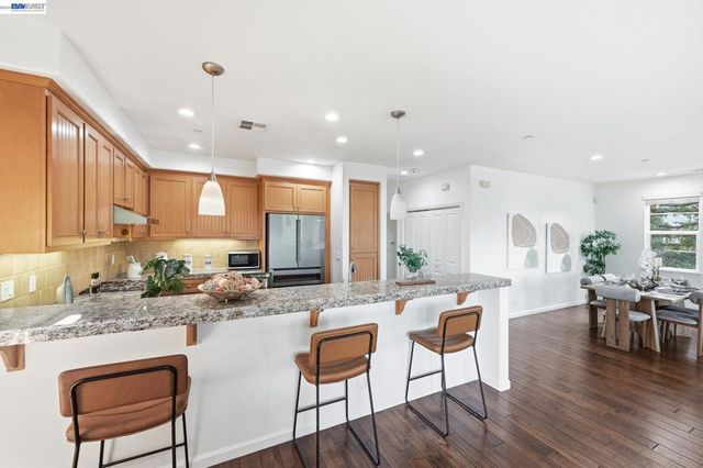 4822 Portola Redwood Ln, San Jose, CA 95124