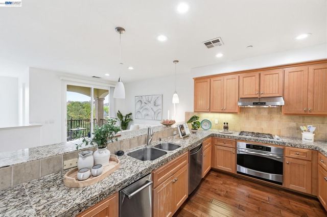 4822 Portola Redwood Ln, San Jose, CA 95124