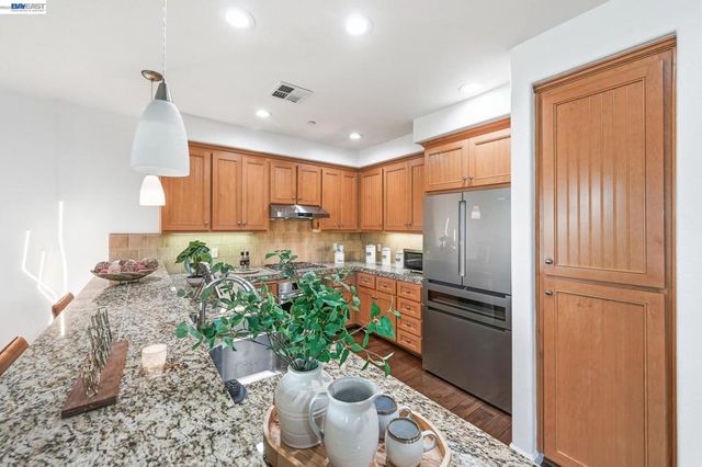 4822 Portola Redwood Ln, San Jose, CA 95124