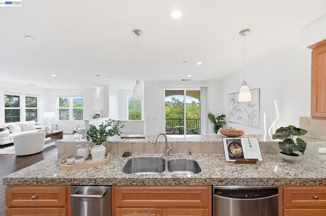 4822 Portola Redwood Ln, San Jose, CA 95124