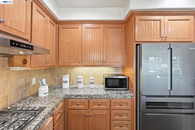 4822 Portola Redwood Ln, San Jose, CA 95124