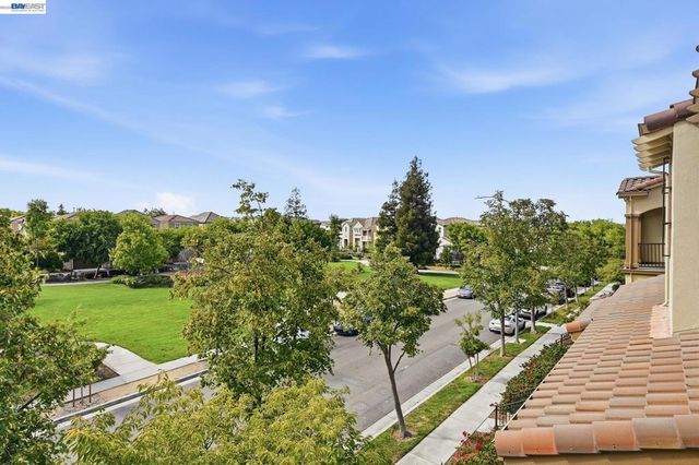 4822 Portola Redwood Ln, San Jose, CA 95124