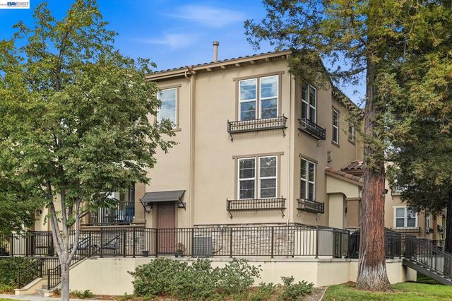 4822 Portola Redwood Ln, San Jose, CA 95124