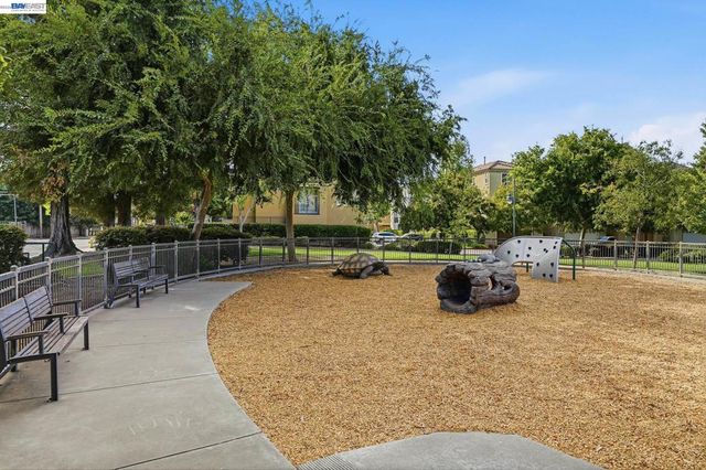 4822 Portola Redwood Ln, San Jose, CA 95124