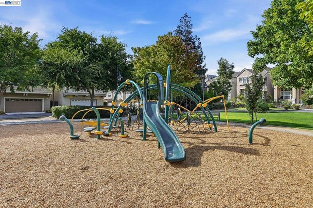 4822 Portola Redwood Ln, San Jose, CA 95124