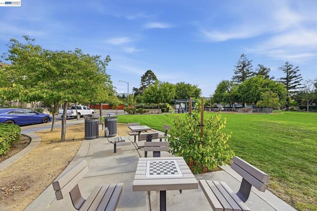 4822 Portola Redwood Ln, San Jose, CA 95124
