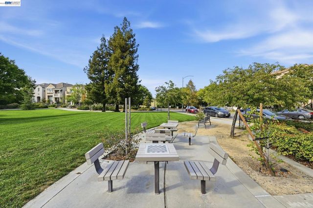 4822 Portola Redwood Ln, San Jose, CA 95124