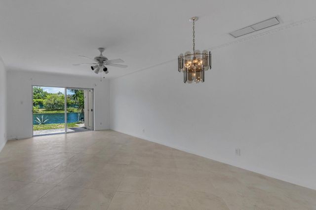8829 Bella Vista Drive 282, Boca Raton, FL 33433