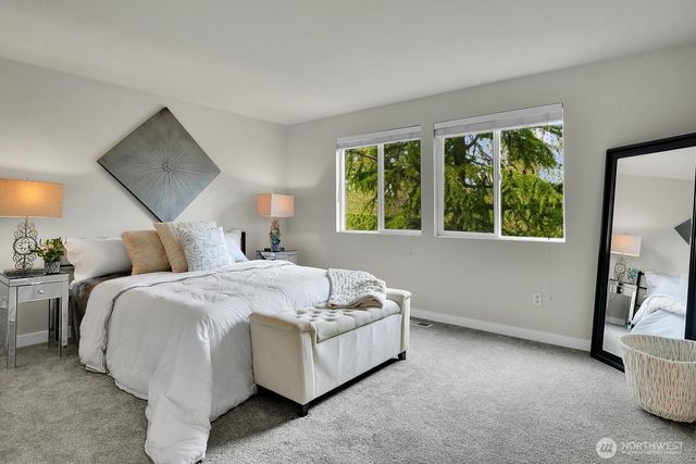 25052 SE 43rd Way, Sammamish, WA 98029