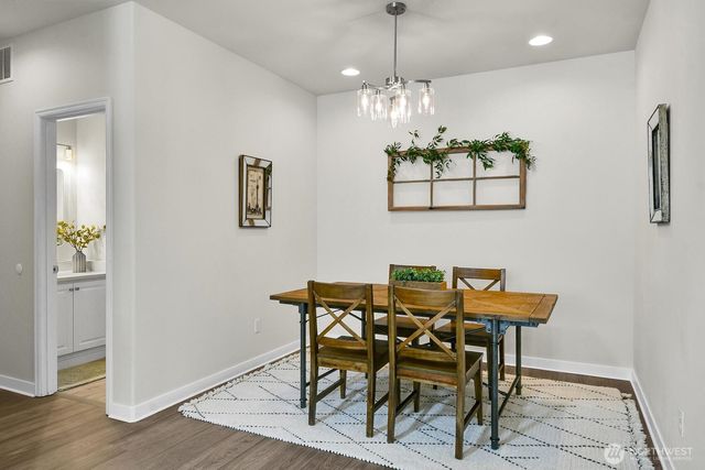 25052 SE 43rd Way, Sammamish, WA 98029