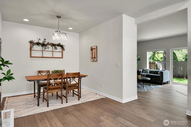 25052 SE 43rd Way, Sammamish, WA 98029