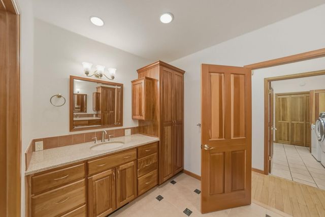 637 NW Silver Buckle Road, Bend, OR 97703