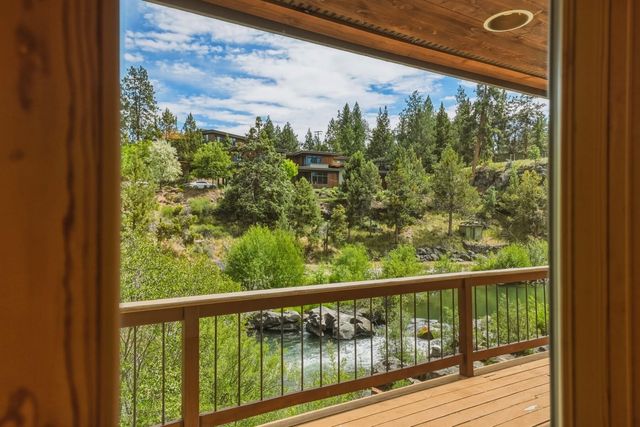 637 NW Silver Buckle Road, Bend, OR 97703