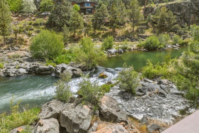 637 NW Silver Buckle Road, Bend, OR 97703