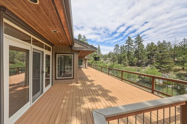 637 NW Silver Buckle Road, Bend, OR 97703