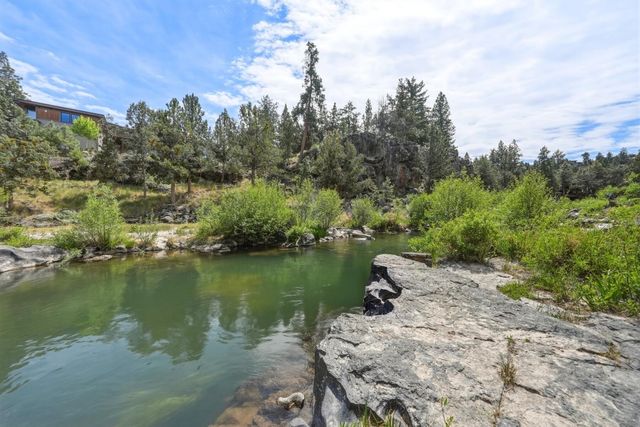 637 NW Silver Buckle Road, Bend, OR 97703