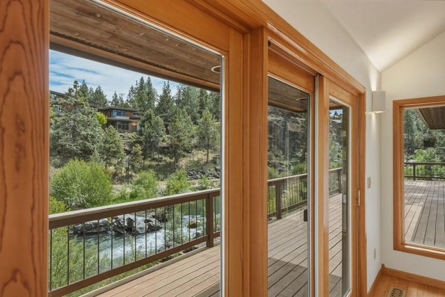 637 NW Silver Buckle Road, Bend, OR 97703