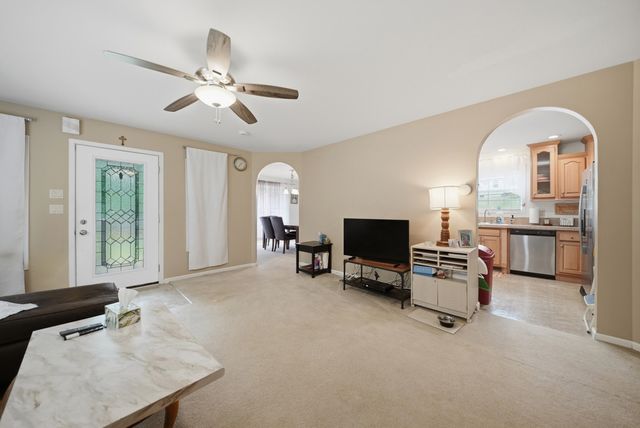 10 Nolet Avenue, Salem, NH 03079