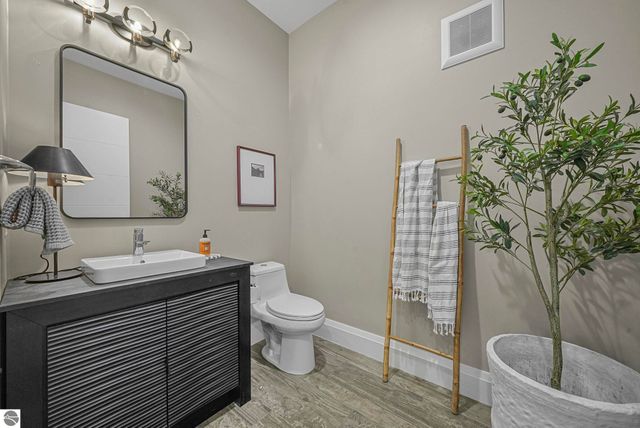 124 N Oak Street, Traverse City, MI 49684