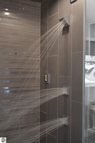 124 N Oak Street, Traverse City, MI 49684