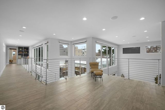 124 N Oak Street, Traverse City, MI 49684