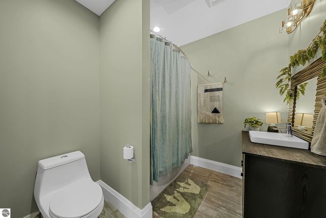 124 N Oak Street, Traverse City, MI 49684