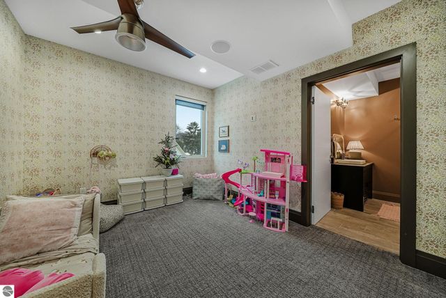 124 N Oak Street, Traverse City, MI 49684