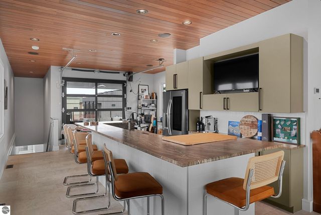 124 N Oak Street, Traverse City, MI 49684