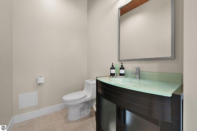 124 N Oak Street, Traverse City, MI 49684