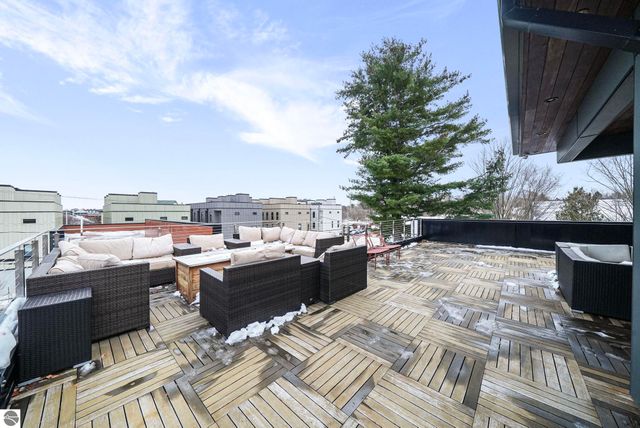 124 N Oak Street, Traverse City, MI 49684