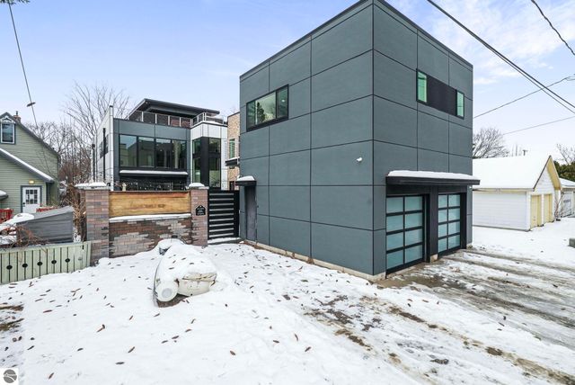 124 N Oak Street, Traverse City, MI 49684