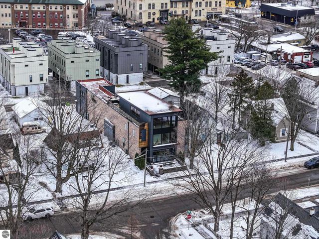 124 N Oak Street, Traverse City, MI 49684