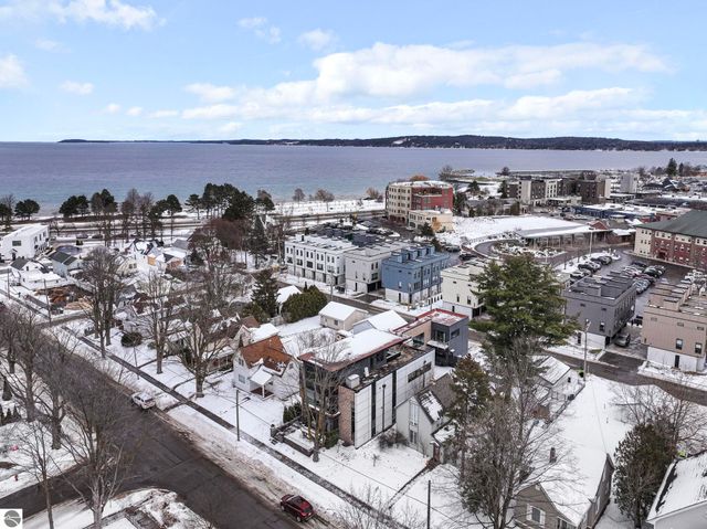 124 N Oak Street, Traverse City, MI 49684