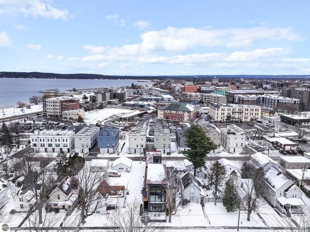 124 N Oak Street, Traverse City, MI 49684
