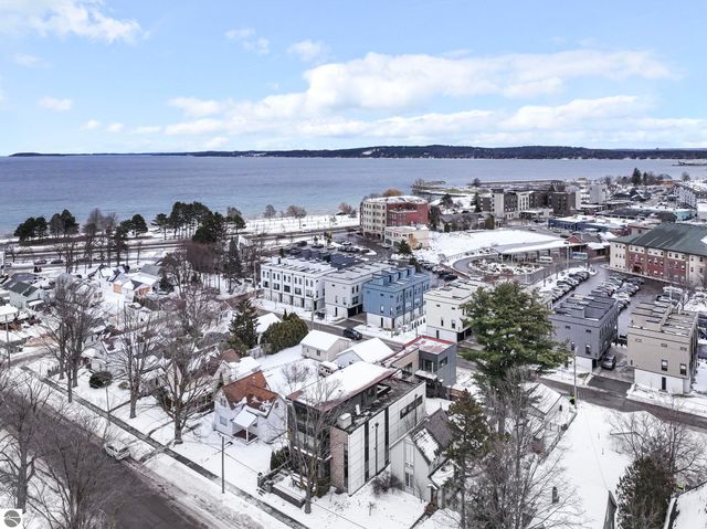 124 N Oak Street, Traverse City, MI 49684