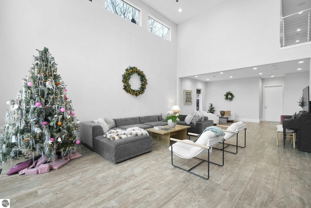 Image 10 of property listing at 124 N Oak Street, Traverse City, MI 49684