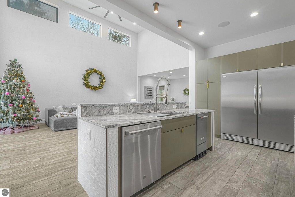 Image 7 of property listing at 124 N Oak Street, Traverse City, MI 49684