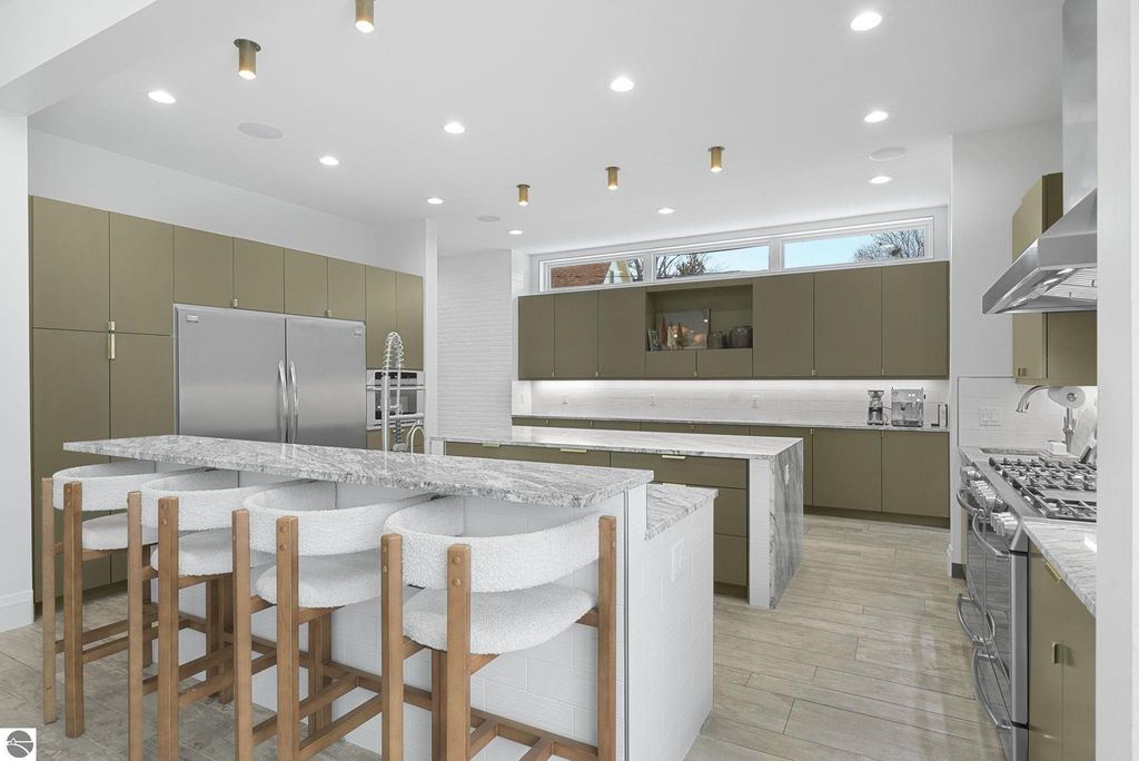 Image 8 of property listing at 124 N Oak Street, Traverse City, MI 49684