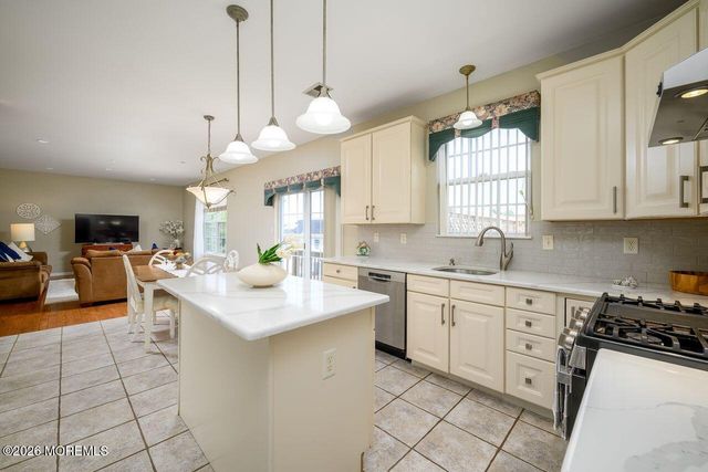 19 Pecan Valley Drive, Marlboro, NJ 07746