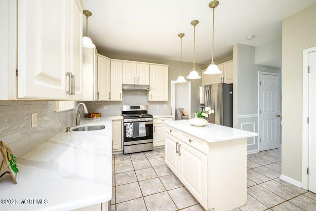 19 Pecan Valley Drive, Marlboro, NJ 07746