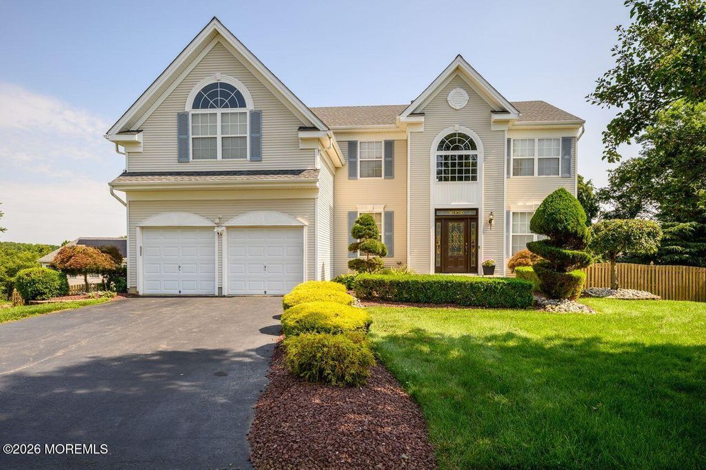 19 Pecan Valley Drive, Marlboro, NJ 07746