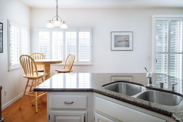 810 Wine Ct, Petaluma, CA 94954