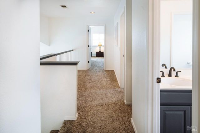 810 Wine Ct, Petaluma, CA 94954